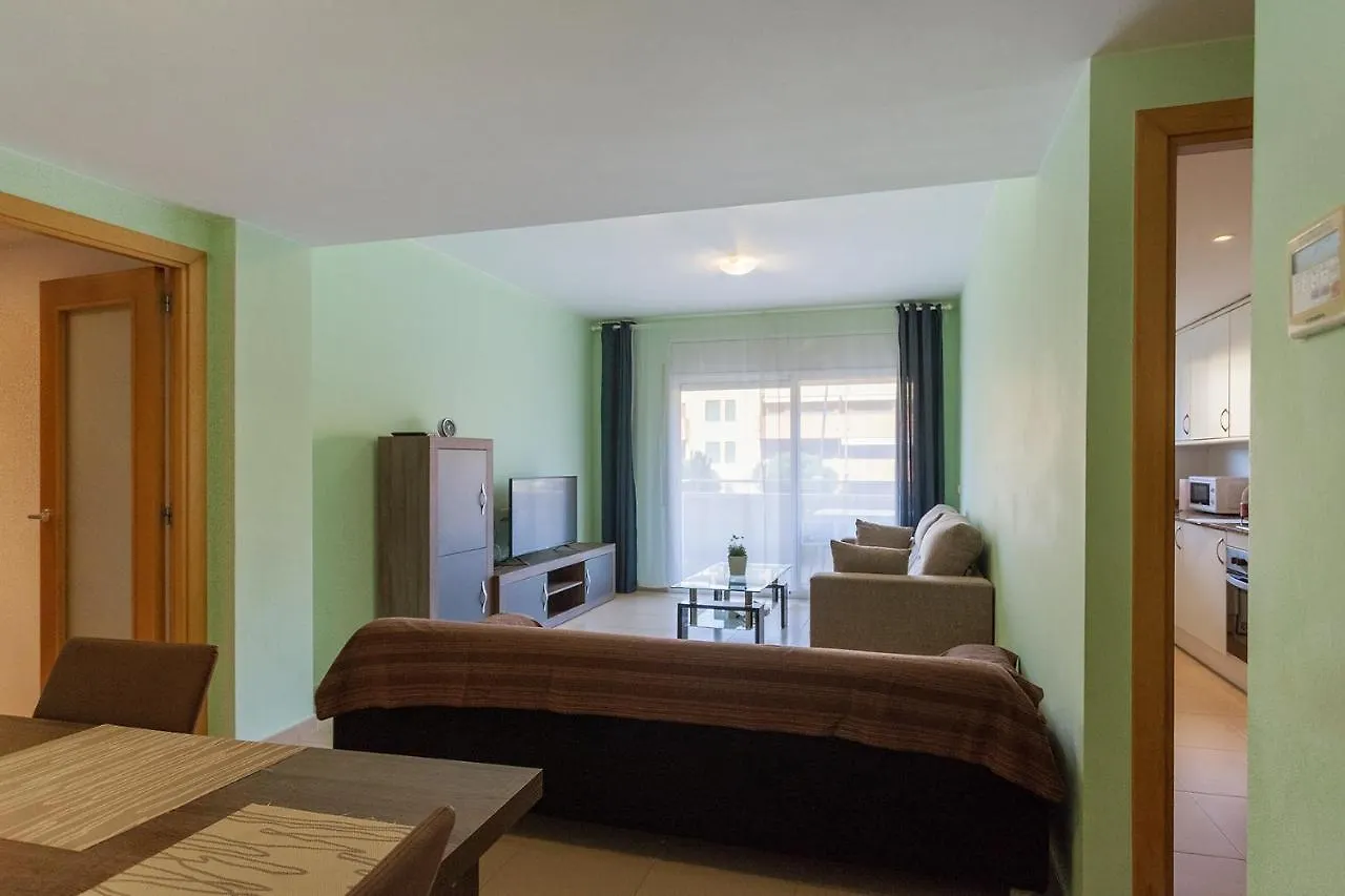 Comfortable Apartment With A Swimming Pool, 250M To The Sea. Lloret de Mar