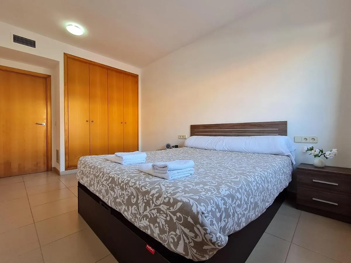 Comfortable Apartment With A Swimming Pool, 250M To The Sea. Lloret de Mar