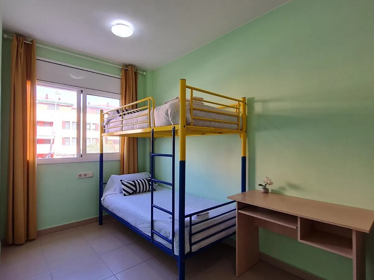 Comfortable Apartment With A Swimming Pool, 250M To The Sea. Lloret de Mar