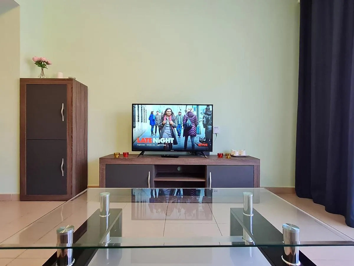 Comfortable Apartment With A Swimming Pool, 250M To The Sea. Lloret de Mar